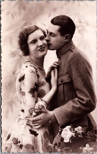 Beautiful Romantic Couple Love and Romance RPPC B265 - Picture 1 of 2