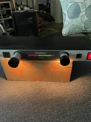 Phonic PPL9000  Conditioner With Voltmeter and lamps  - Image 1 of 4