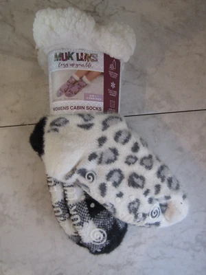 NWT 2 Muk Luks Winter Slipper Cabin Socks BLK & WHT Women's Size M (5-7) - Image 1 of 4