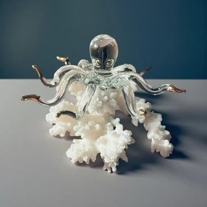 Pulpo de vidrio soplado sobre coral con oro de 24kt sobre tentáculos 4x3x3 pulgadas - Imagen 1 de 8