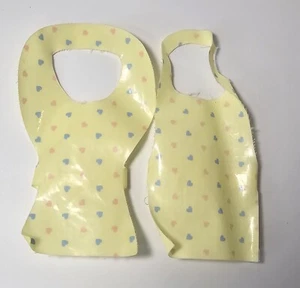 80er Barbie The Heart Family Bathtime 2- Schürzen Mama & Papa Vintage gelbe Herzen - Bild 1 von 2