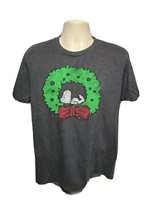 2015 Peanuts Snoopy Sleeping Inside Christmas Wreath Adult Large Gray TShirt - Picture 1 of 9