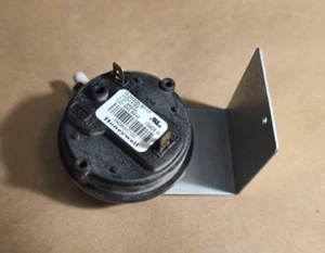 Honeywell HK06WC100 Furnace Air Pressure Switch IS20205-6117 - Picture 1 of 3
