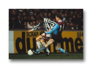 ZBIGNIEW BONIEK HAND SIGNED 12X8 PHOTO JUVENTUS, POLAND AUTOGRAPH 1. - Picture 1 of 1