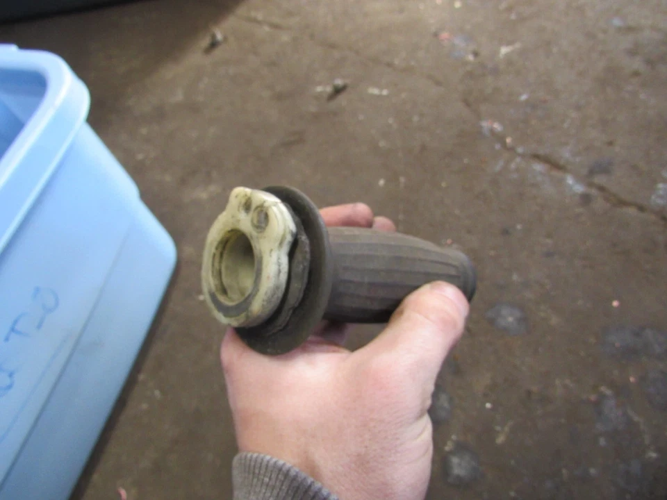 1973 Yamaha TX500 tubo de aceleração twister 73 - Imagem 1 de 1