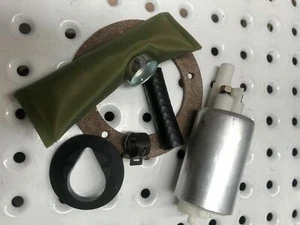 GENUINE QUALITY FUEL PUMP GM COMMODORE BERLINA VL 10/1986-08/1988 5.0L 304 (LV2) - Picture 1 of 2