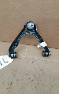 Brazo de control superior del conductor delantero de acero estampado para 06-11 CROWN VICTORIA 222409 Foto 1 de 3