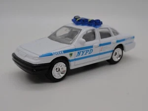 Golden Wheel 1/64 1998 Ford Crown Victoria (NYPD) - LOOSE - Picture 1 of 7