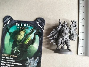 SNORRI LE SCALDE MINIATURE+CARTE FRANCAIS/LORDS OF RAGNAROK AWAKEN REALMS/G912 - Foto 1 di 1