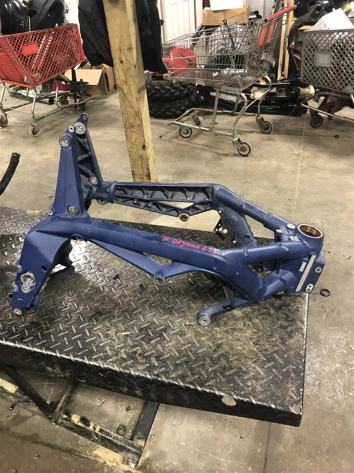 Chasis de cuadro 10 Triumph Daytona 675  Foto 1 de 4