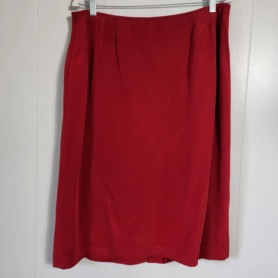 Falda midi plisada fluida clásica de carrera roja seda vintage Kasper ASL Plus 16 Foto 1 de 4