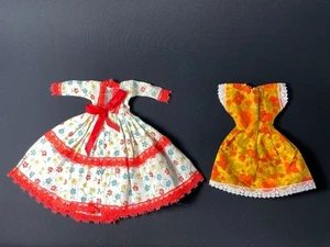 2 Vintage Blumen Kleid Maxi und kurzer voller Rock orange rot Sommer Passform 12" Puppe - Bild 1 von 7