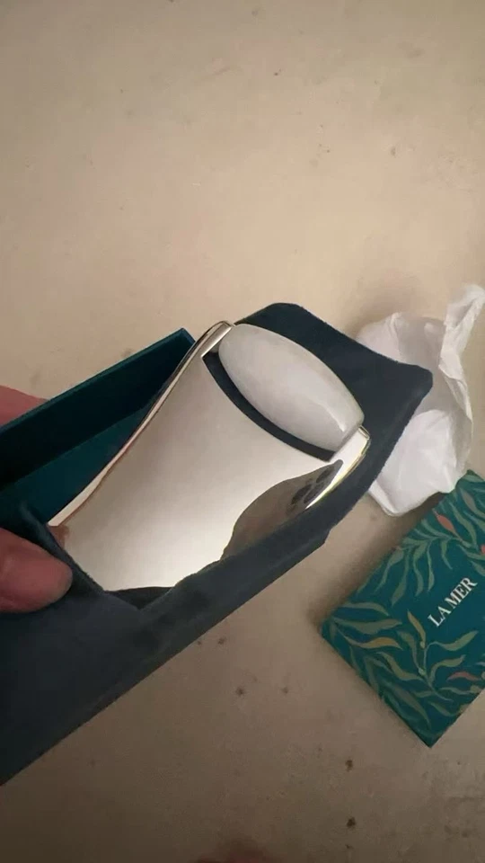 La Mer Aço Inoxidável Gua Sha Rolo Facial Massagem Facial Bolsa de Ferramentas de Escultura Nova Na Caixa - Imagem 1 de 1