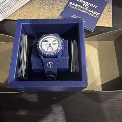 Swatch x Omega Snoopy Moonswatch Mission To Earthphase Moonshine Gold SO33N704L - Image 1 of 4