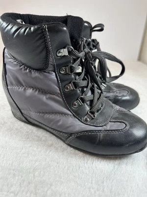 Sporto Hidden Wedge Lace Up Ankle Weather Boots Sheila Purple Black Womens Sz 8 - Image 1 of 4