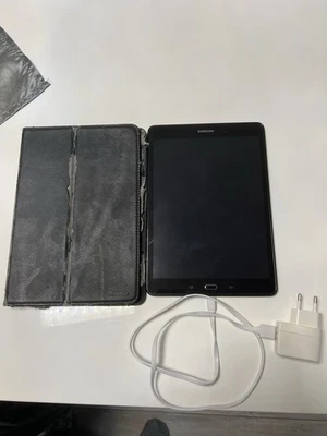 Samsung Galaxy Tab a SM-T550 16GB, WLAN, 24,6 cm (9,7 Zoll) - Schwarz - Bild 1 von 4