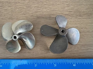 Zwei Messing 4 Blatt Modell Boot Propeller M4. - Bild 1 von 9