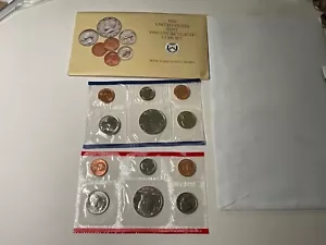 1992 Uncirculated U.S. Mint Set Philadelphia and Denver OGP - Picture 1 of 2