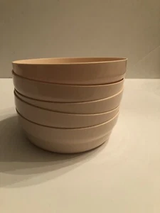 Tupperware 5er Set pfirsichfarbene Müsli Suppenschüsseln ohne Deckel Vintage - Bild 1 von 2