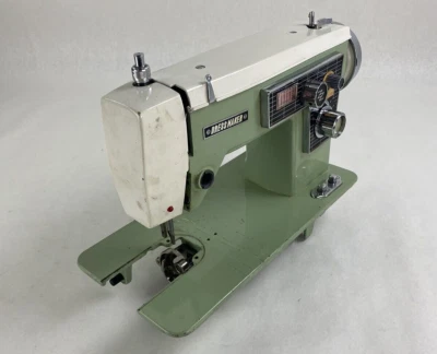 Máquina de coser vintage de modista número 205 para piezas o reparación Foto 1 de 4