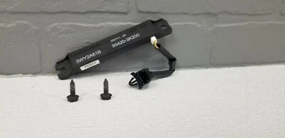 2012-2016 Hyundai Elantra limited Keyless smart key antenna amplifier module  - Image 1 of 4