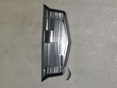 2017-2023 CADILLAC XT5 DRIVER FENDER "CREST" EMBLEM NEW GM # 84056210 - Image 1 of 4