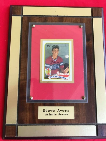 STEVE AVERY AUTO 1989 TOPPS RC ROOKIE CARD FRAMED WITH NAME PLATE 100% AUTHENTIC Cover
