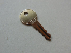 Original Thule Schlüssel N048 Ersatzschlüssel Heckträger Dachboxen Dachträger - Bild 1 von 1