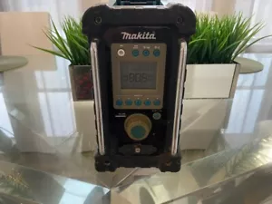 Makita BMR100 Jobsite AM/FM Radio 9.6/18V Stereo Working Condition No Battery - Picture 1 of 8