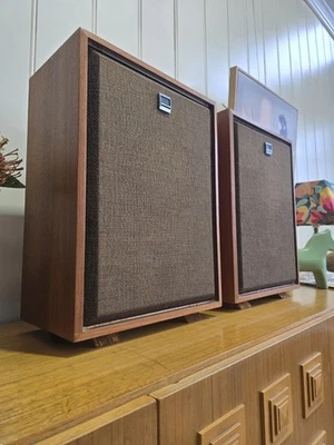 Kriesler Vintage Speakers - 66W 27 OHM - 2-Way Bookshelf Stereo HiFi Speakers - image 1 of 4
