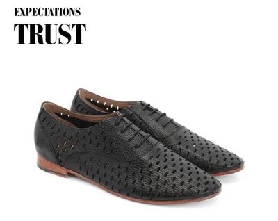 Fluevog EXCELENTE Expectations Trust negro con cordones plano con perforaciones - 9 Foto 1 de 4
