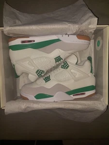 Size 10 - Jordan 4 Retro SP x Nike SB Mid Pine Green - Picture 1 of 5