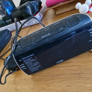 Logik LCRB15 AM/FM Clock Radio - LED Display, Alarm, Black - Picture 1 of 2