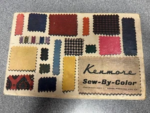 Kit de accesorios vintage Kenmore coser por color con libro y en caja original - Imagen 1 de 6