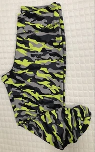 Girls Hard Candy Size S/CH (3-5) Sport Neon Green Camo Ruched Cropped Leggings - Picture 1 of 10