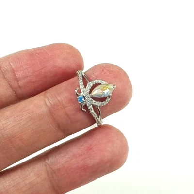 Women's Ring Size 7 brass plated Crystal Silver Fashion Jewelry - Image 1 of 4