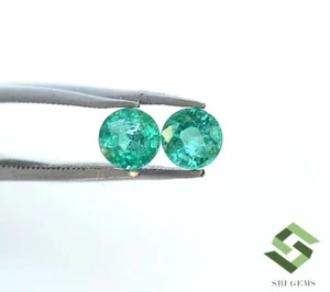 Par de piedras preciosas sueltas facetadas de corte redondo esmeralda natural certificada de 4,50 mm 0,66 CTS - Imagen 1 de 8