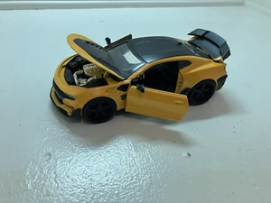 Transformers Autobot Bumblebee Die Cast Metal 2016 Chevy Camaro Hollywood Ride - Imagen 1 de 4