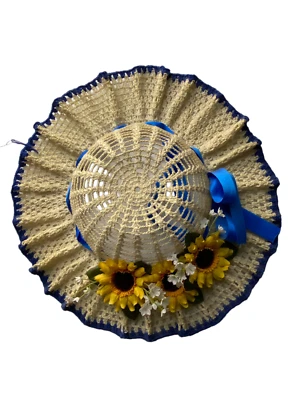 ANCIEN CHAPEAU FAIT AU CROCHET DÉCORÉ DE FLEUR PAS PAILLE CANOTIER NAPPE BRODÉ - Photo 1/3