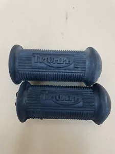 NF704 Triumph Rider Rubber Footrest U.K. Made 1939 -1967 Script Lettering Style - Picture 1 of 3