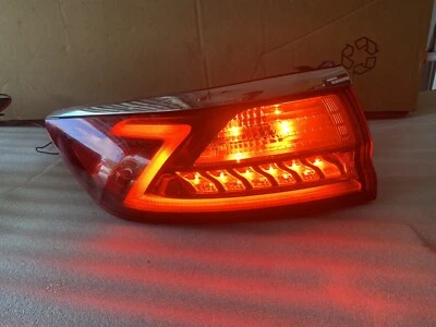 Lanterna traseira Kia Cadenza 2017 2018 2019 lado esquerdo do motorista LED FABRICANTE DE EQUIPAMENTO ORIGINAL - Imagem 1 de 4