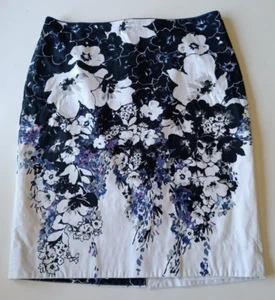 White House Black Market WHBM Floral Print Roses Career Pencil Skirt Size 6 - Picture 1 of 10