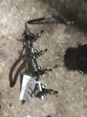 FUEL INJECTORS SET 353102B160 2016-2018 HYUNDAI TUCSON Foto 1 de 4