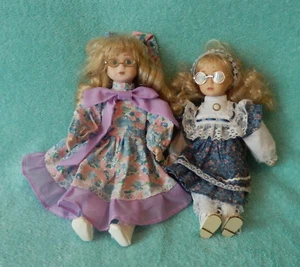 2x Porzellan Puppe mit Brille Sammlerstück Künstlerpuppe Porzellankopf - Bild 1 von 3