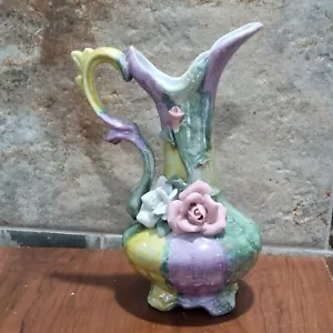 Jarrón vintage floral con patas de jarra de rosas con asa - Imagen 1 de 11