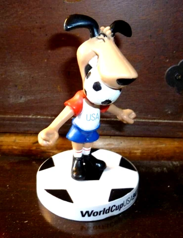Vintage 1994 World Cup USA Striker Soccer Dog Mascot Figurine - PVC - Dakin Cover