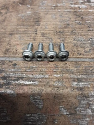 Yamaha FZ-09 FZ09 MT09 MT-09 2014 14-17 bomba de combustible de gasolina pernos de unidad de envío Foto 1 de 4