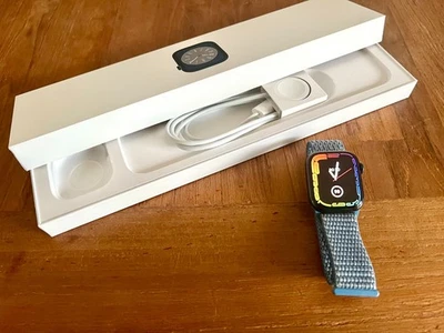 Apple Watch 8 , 41mm Mitternacht Gewebearmband  Blau (S,M,L) - Bild 1 von 4