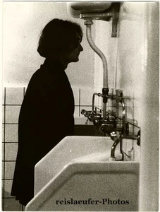 Edgar Roskis: A public toilet somewhere in Paris, Original Photo, ca. 1980 - Picture 1 of 1