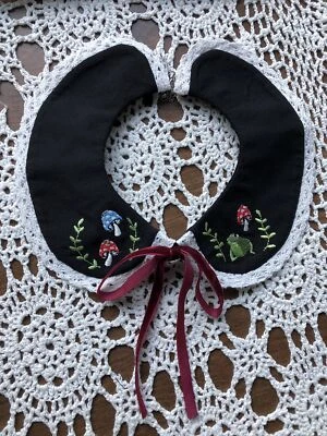 Girls Removable Neck Collar W/Chain Closing Black W/Embroidery And White Lace - Image 1 of 4